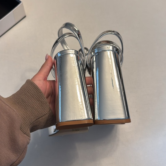 Larroudé Dolly Sandal In Silver Specchio - Picture 6 of 10